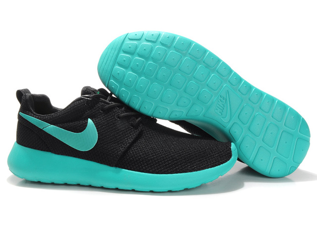 chaussures nike roshe run bleu ciel